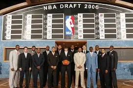 包含犹他爵士内部会议纪要流出——今晨复出首秀，欧篮联使命明确，心理建设被强调的词条