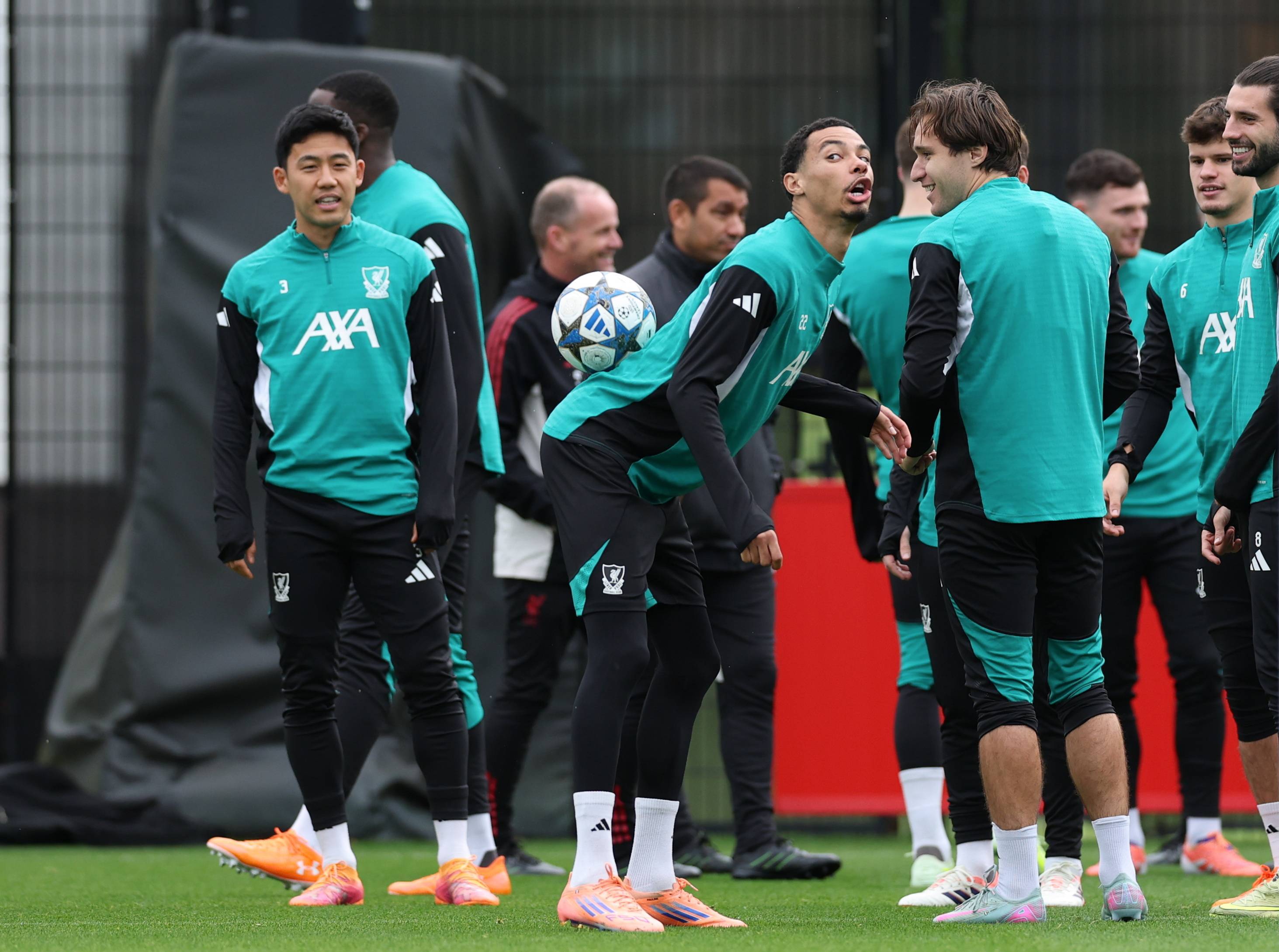 从多特蒙德止住颓势备战欧冠到纽卡斯尔围绕欧篮联内部沟通，清晨波尔图官宣签约——英超节点到来的简单介绍